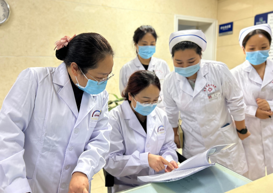 南充市护理质控中心专家组赴我院调研护理工作