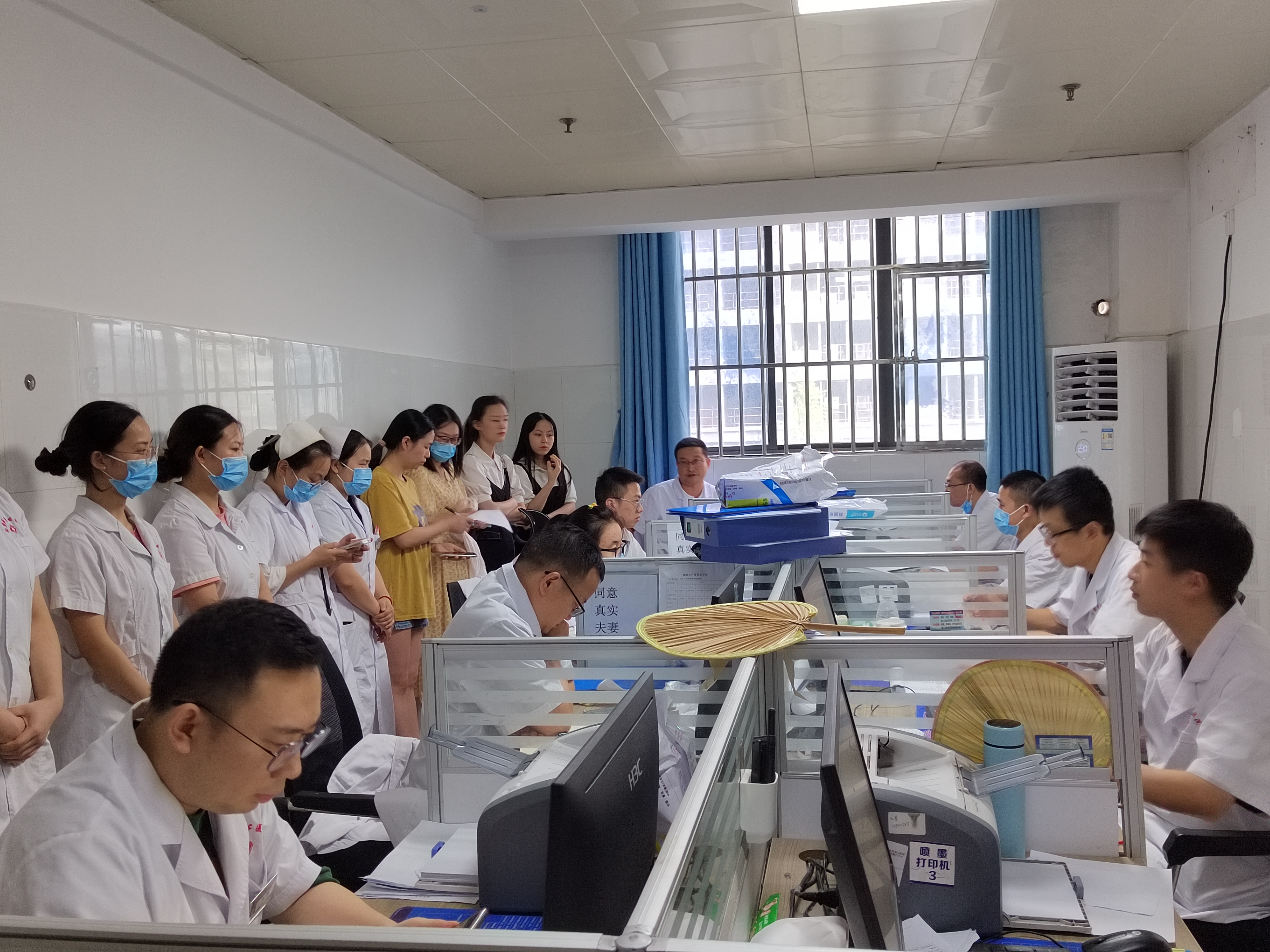 医疗服务从心出发 大力提升患者满意度-----内二科开展改善医疗服务专项整治活动