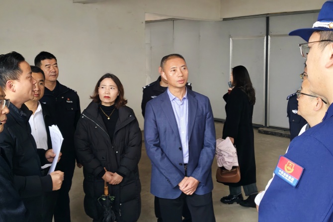 营山县副县长、公安局局长雍荣强率队到南充市身心医院开展防恐安全专项检查