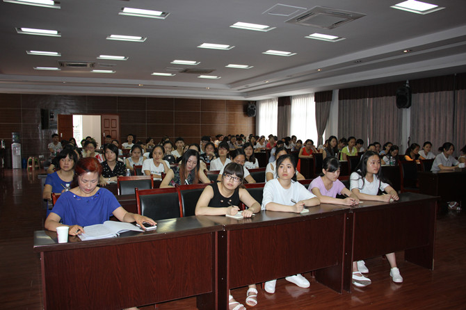 护理部举办第二季度护理学术活动