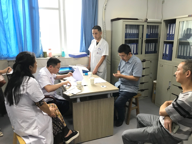 专家组现场打分、总结.jpg