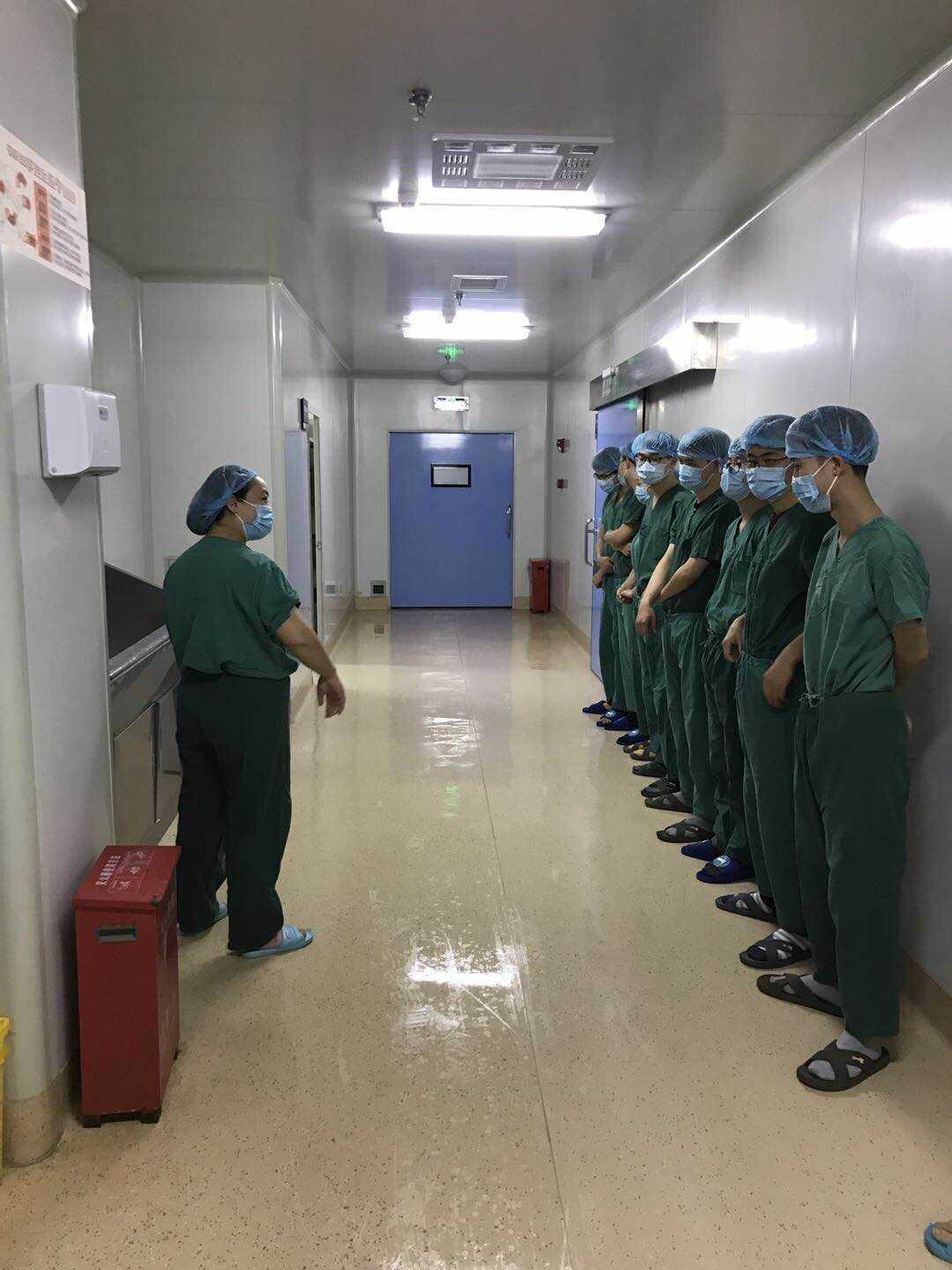 我院手术室对新进医生进行外科刷手标准化培训