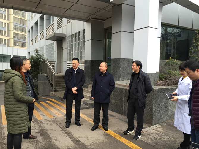 县卫计局与县疾控中心对我院人感染H7N9禽流感防控工作进行检查指导