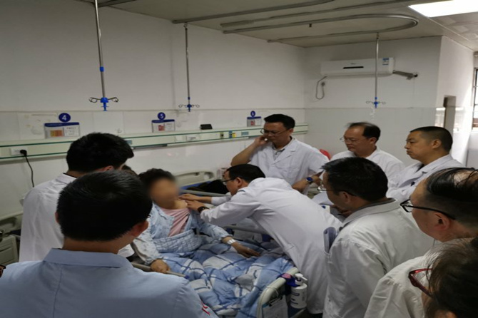 “多科联合会诊”为重危患者的生命保驾护航