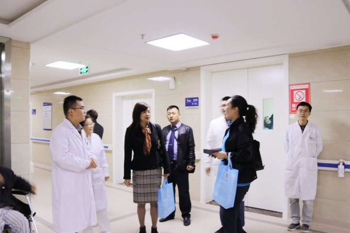 南充市精神病与精神卫生质控中心到小龙分院开展质控督导工作