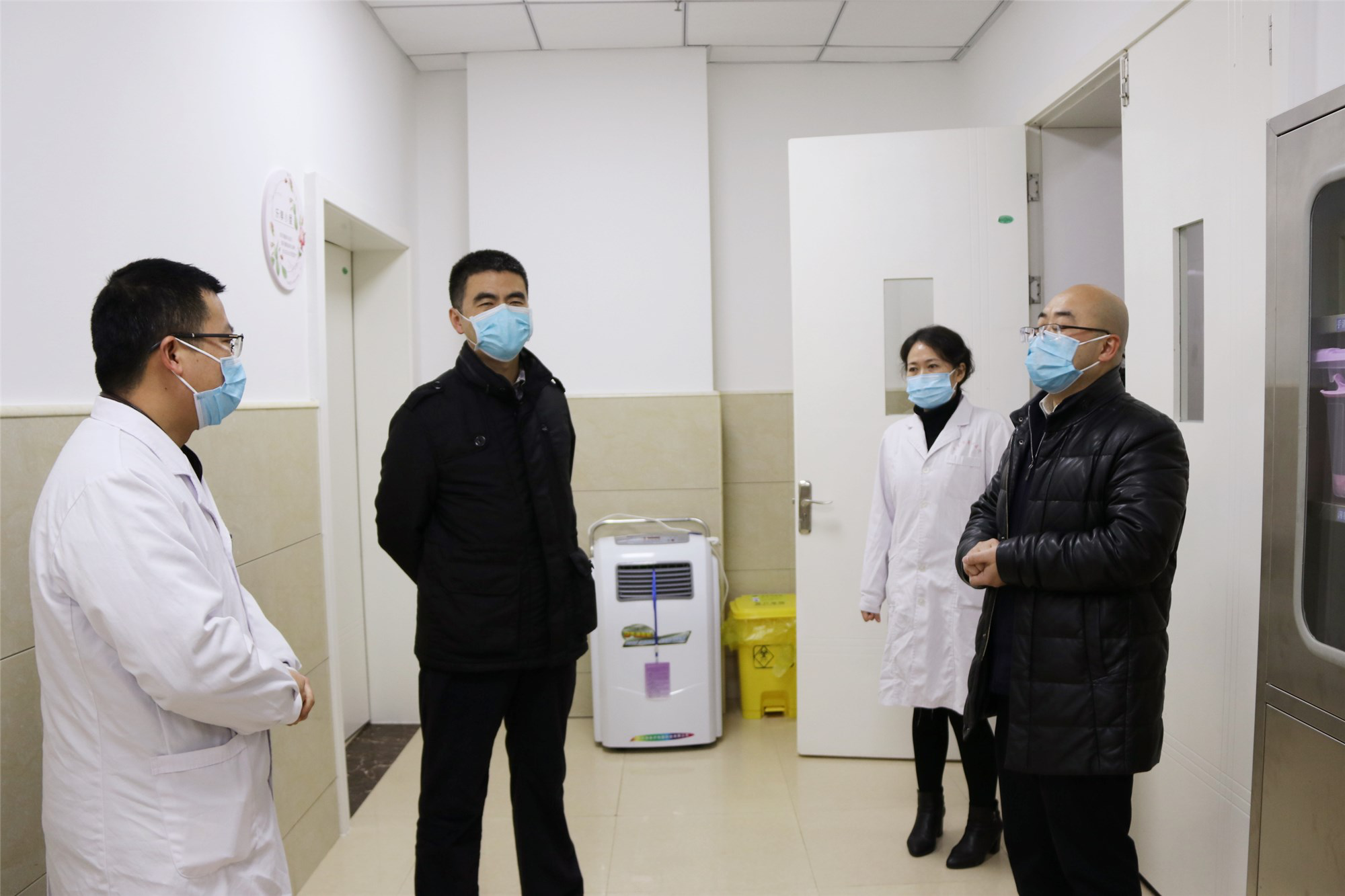 南充市民政局党组成员、副局长蒙兴甫到我院检查指导疫情防控工作